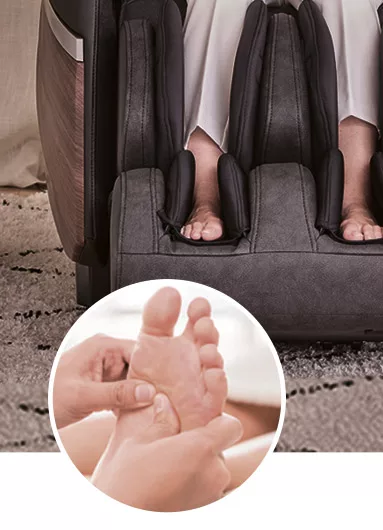 Réflexologie plantaire sur le repose pieds du fauteuil de massage